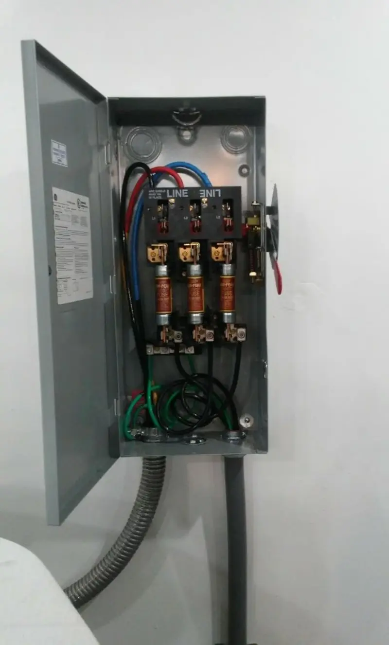 Three-phase disconnect switch installed for Electrical Wiring & Rewiring in Bonadelle Ranchos